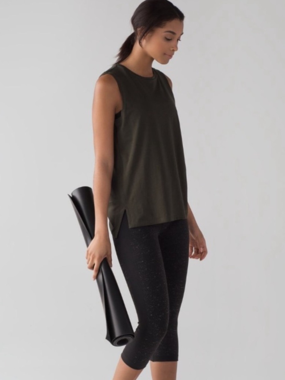 Lululemon Free to Flow Crop Blue & White size 4
